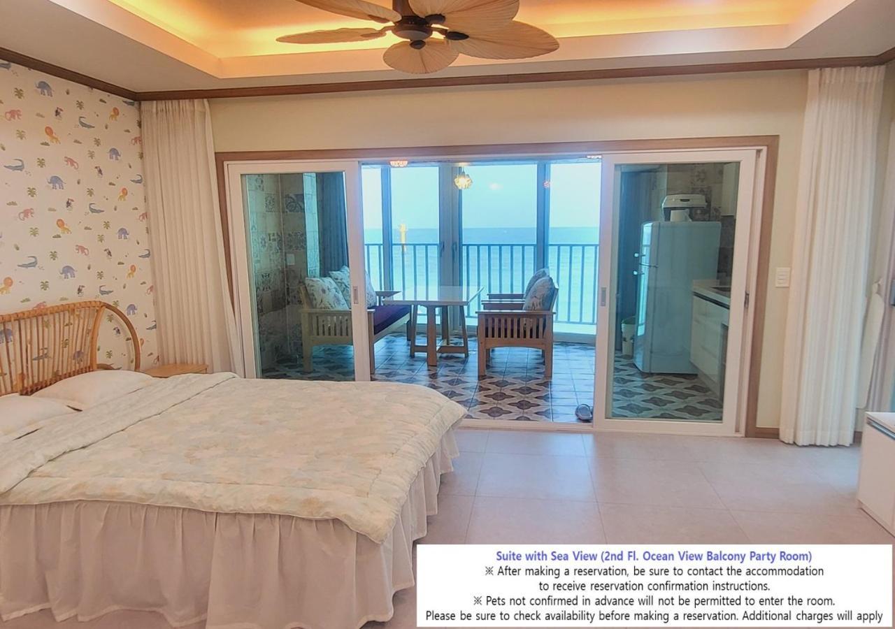 גוסונג Seaside Pension מראה חיצוני תמונה
