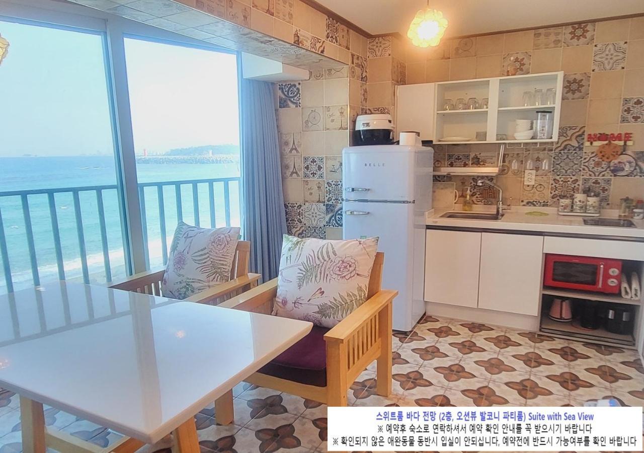 גוסונג Seaside Pension מראה חיצוני תמונה