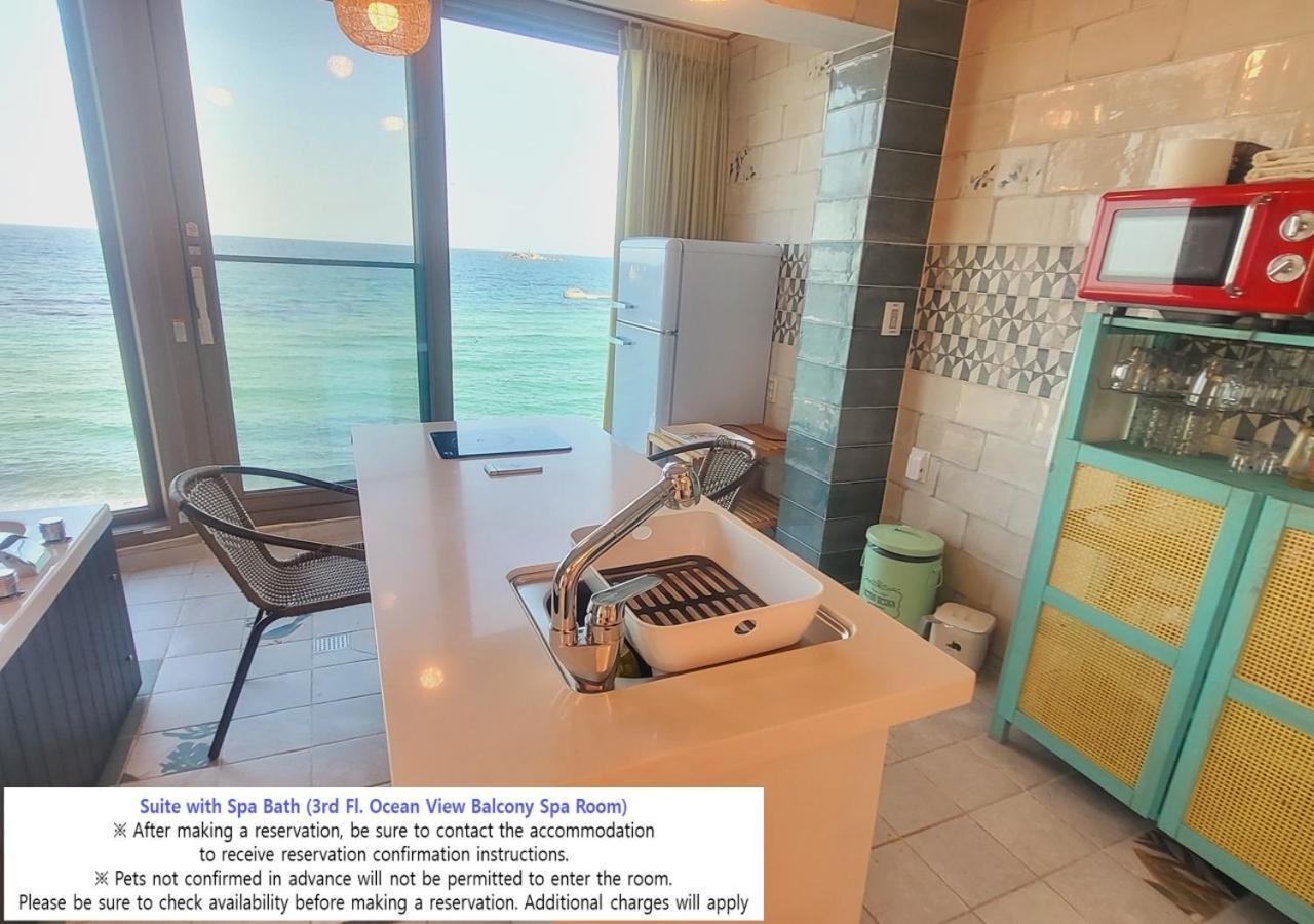 גוסונג Seaside Pension מראה חיצוני תמונה