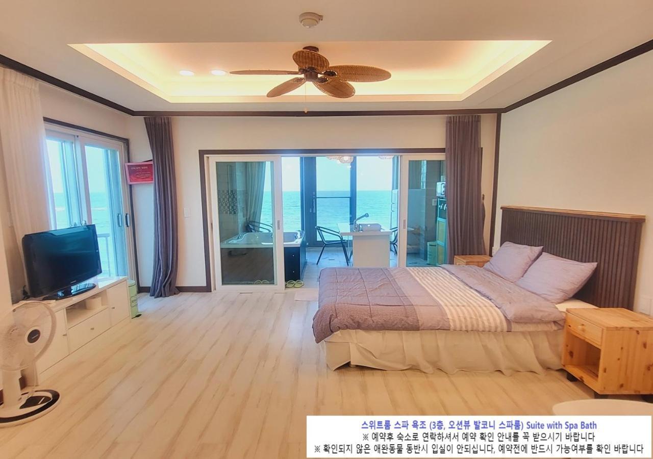 גוסונג Seaside Pension מראה חיצוני תמונה
