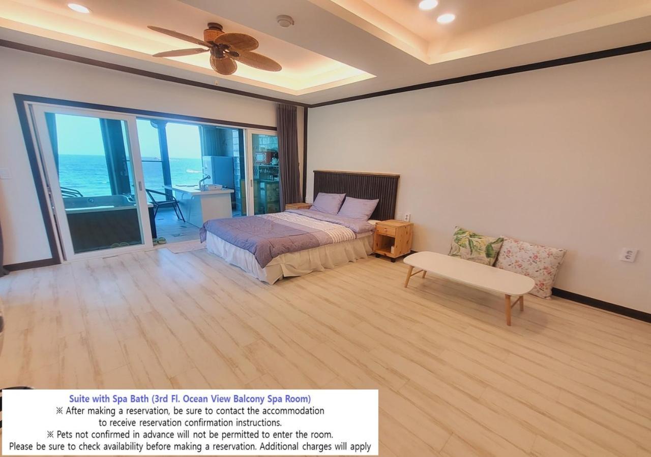 גוסונג Seaside Pension מראה חיצוני תמונה